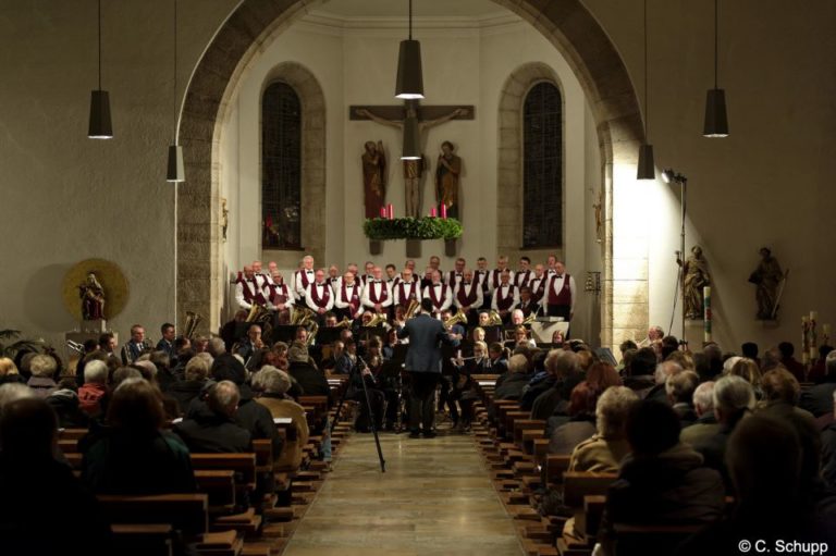 Musikkapelle und Männerchor