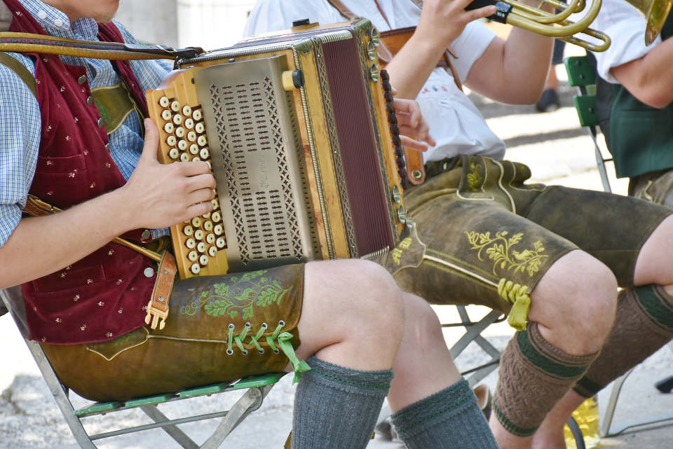 2020 07 musikantenfruehschoppen schelle web